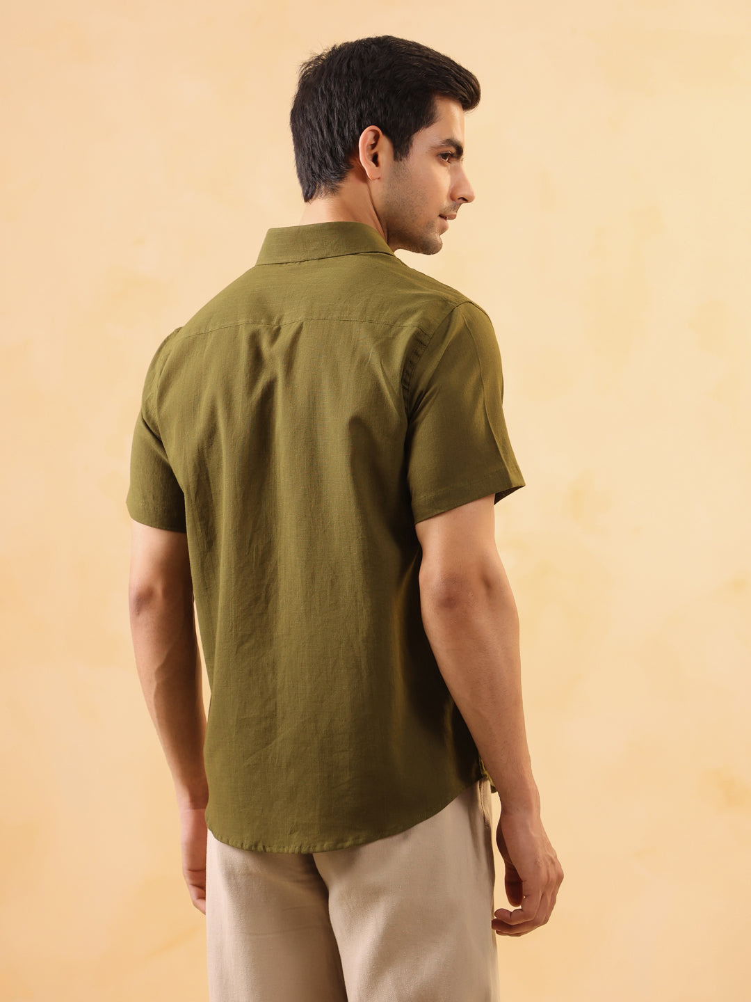 Olive Breeze Men’s Classic Short-Sleeve Shirt