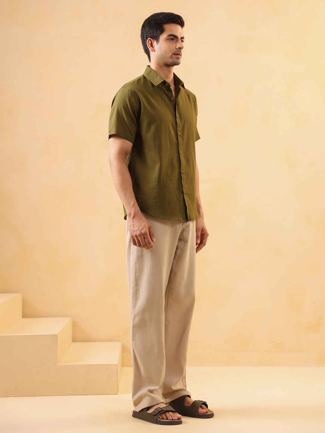 Olive Breeze Men’s Classic Short-Sleeve Shirt