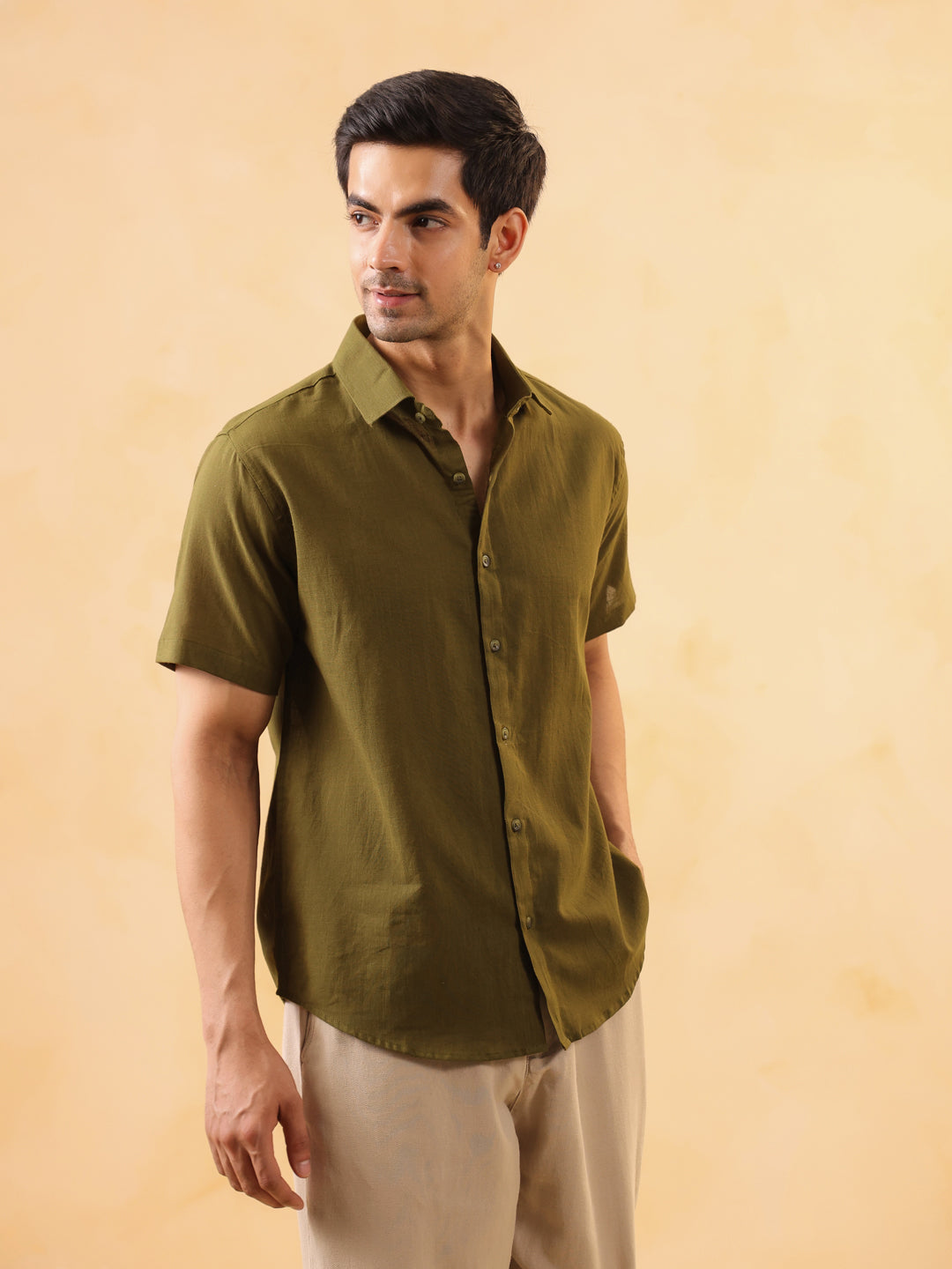 Olive Breeze Men’s Classic Short-Sleeve Shirt