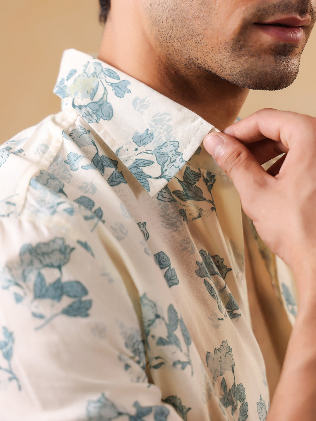 Men's White & Blue Botanical Print Full Sleeve Shirt