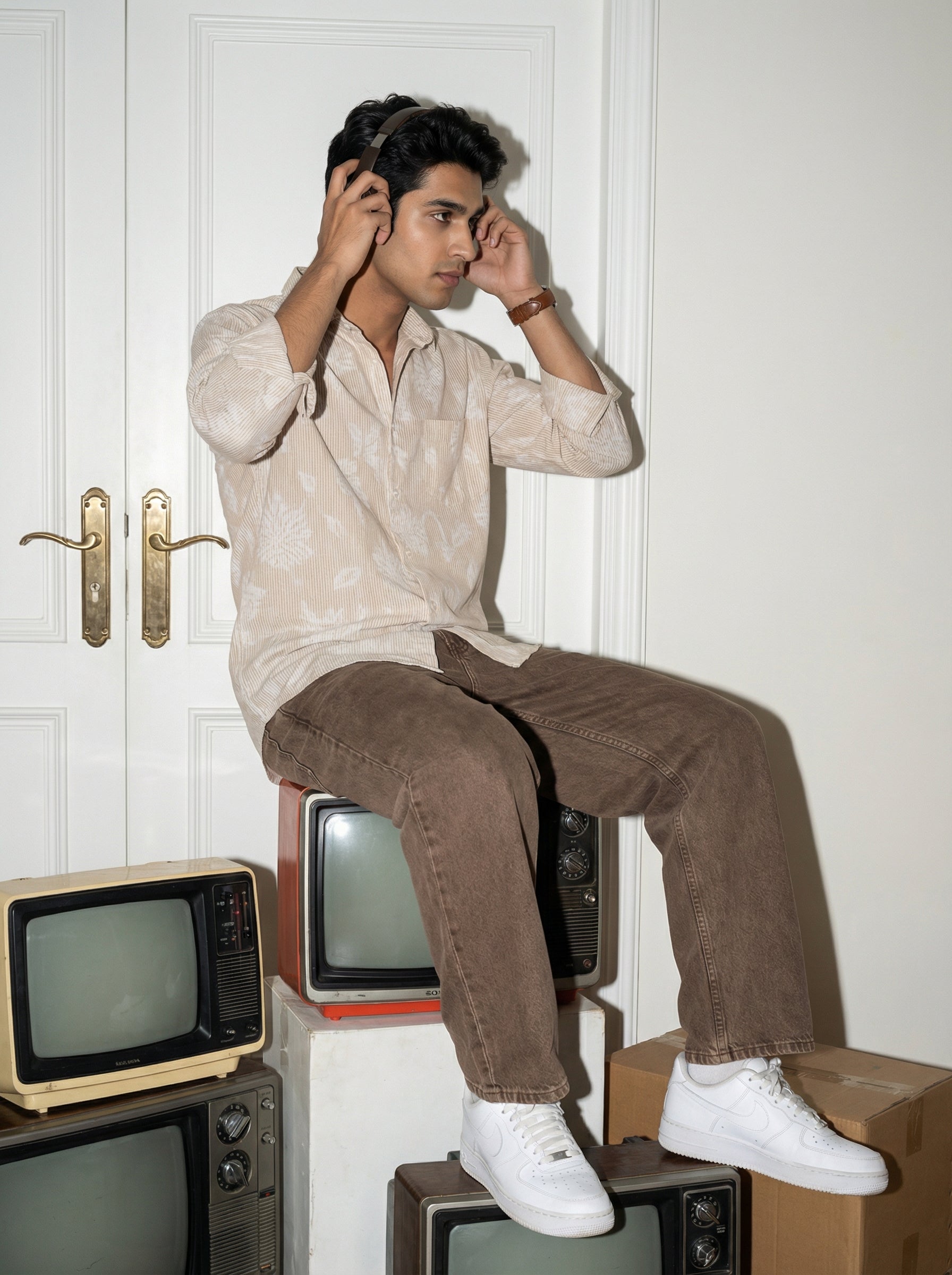 Men's Brown Spread Collar Floral Print Pure Cotton Shirt